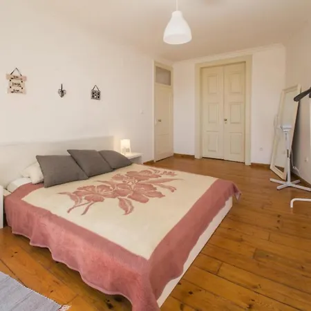 Duplex In Santa Catarina Donwtown Апартаменты Лиссабон